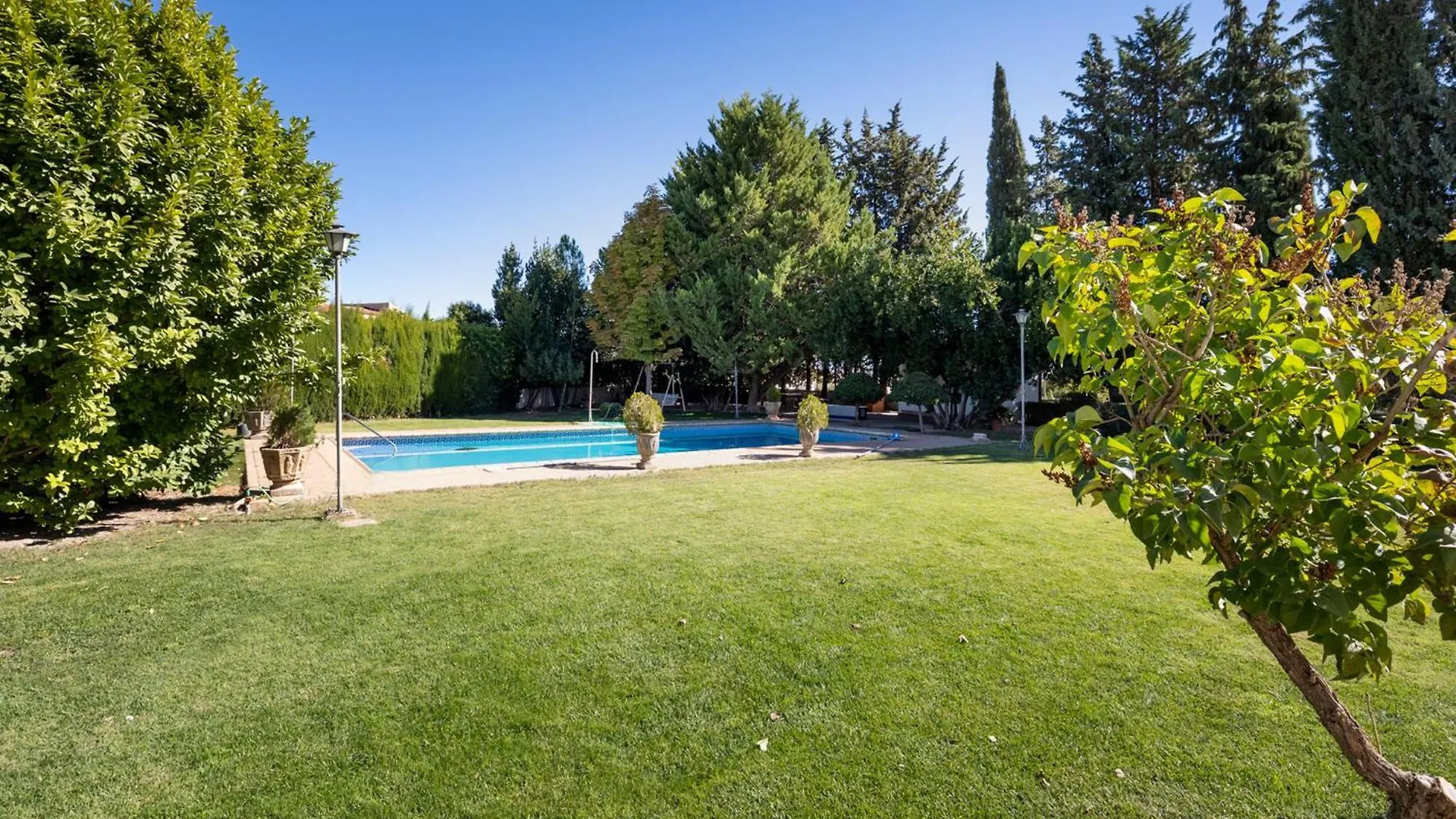 Maravilloso Chalet Con Piscina En Baza 0*,  Espanha